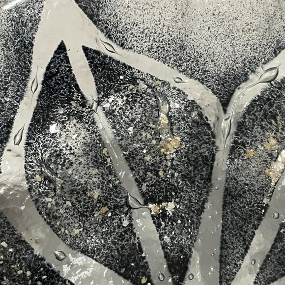 Studio Art Glass Fused Glass Black Gold Metallic Flake Floral 8.5" Ribbed Plate - Picture 3 of 4